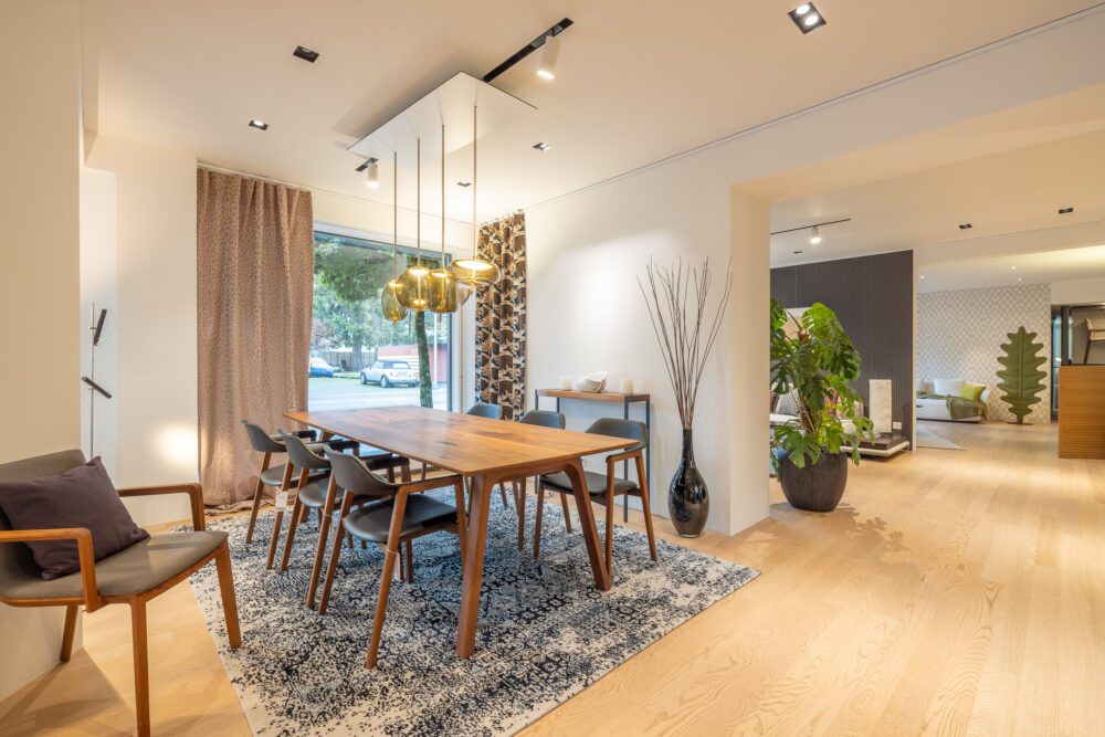 Scheuber_Ausstellung_Conde House Tisch