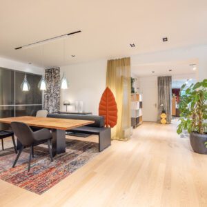 Scheuber_Ausstellung_Walter Knoll Bank Together und IGN Tisch Steel Side