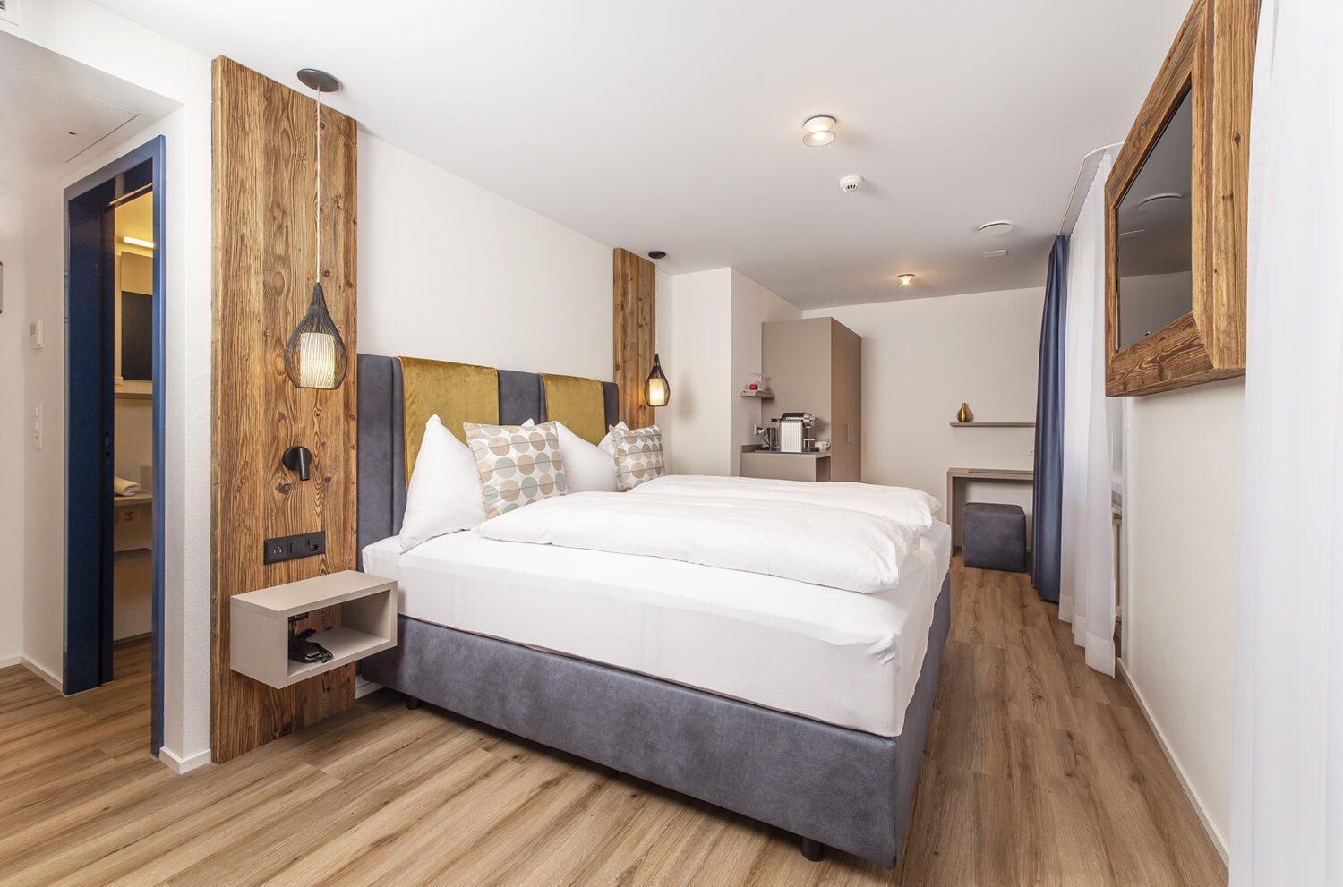 ScheuberAG_Hotel Engel_Vorhänge_Bett