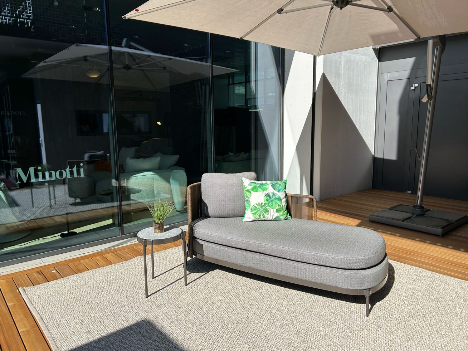 SWG.119. 007_Tape Minotti