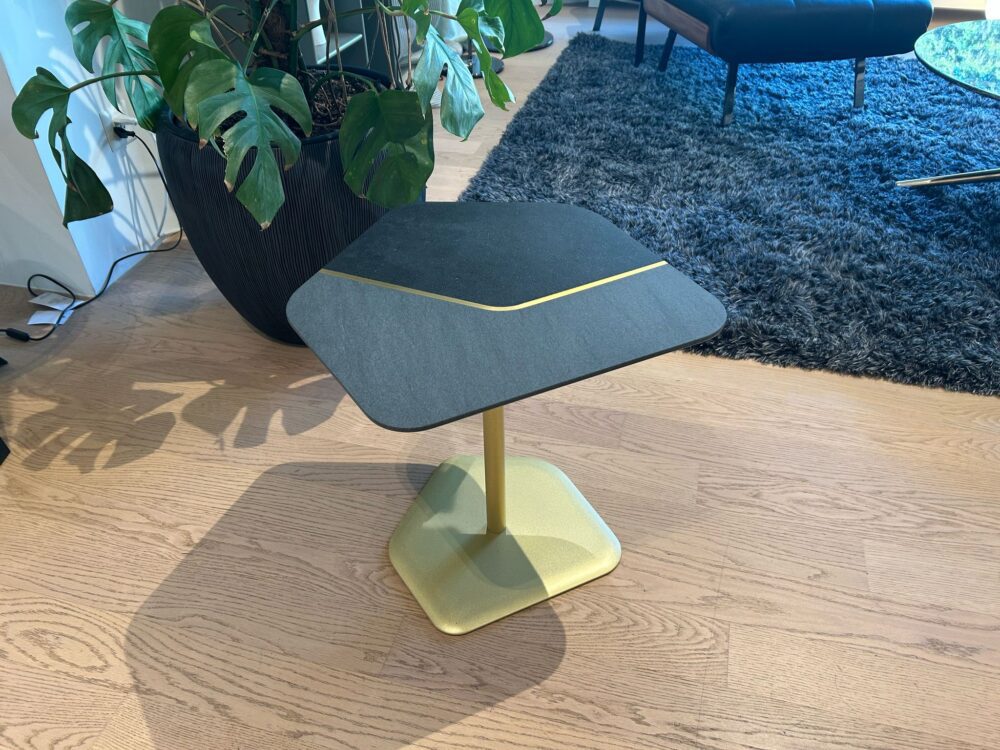 ScheuberAG_Minotti_Beistelltisch Brink klein