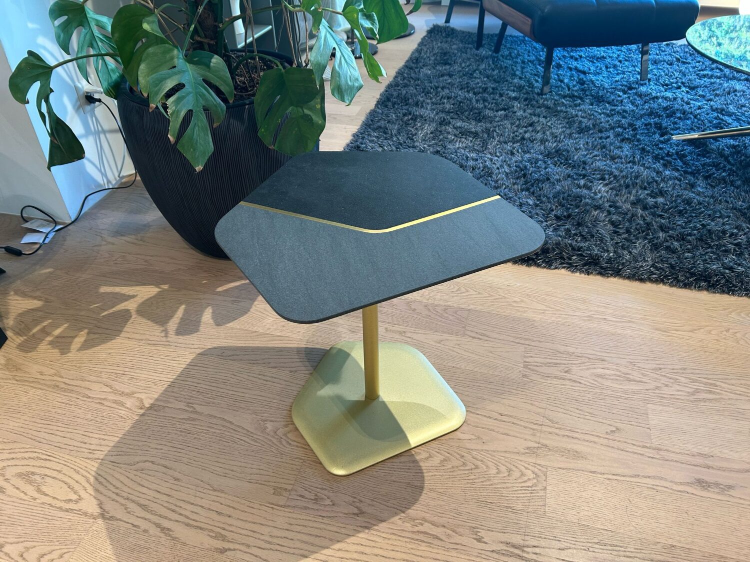 ScheuberAG_Minotti_Beistelltisch Brink klein