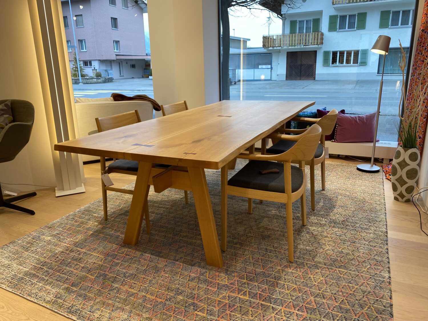 ScheuberAG_Conde House_Esstisch Ipponghi lV
