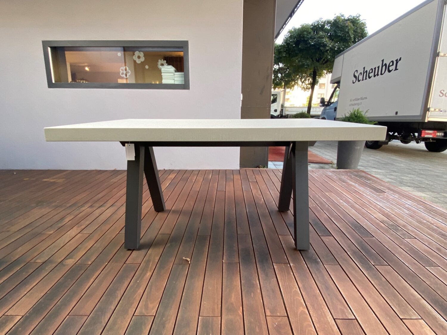 ScheuberAG_Kettal_Esstisch Vieques l