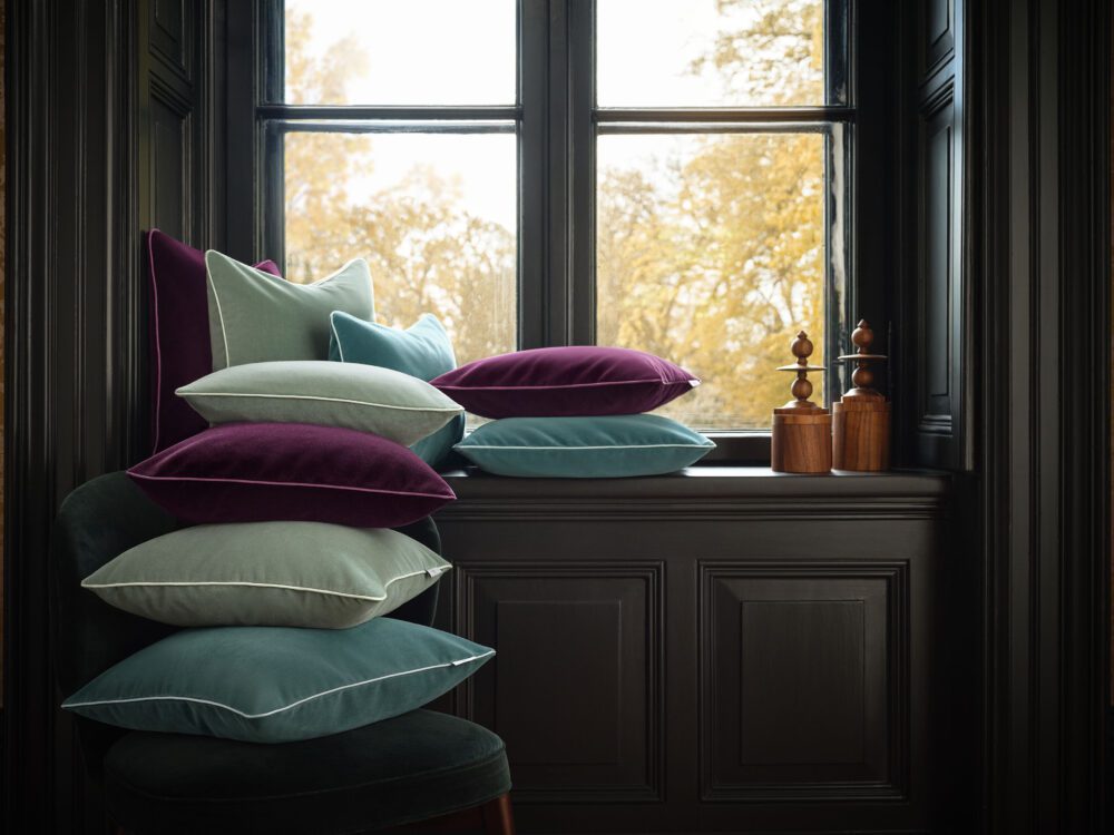 Schlossberg_HW24_Zierkissen_ELODIE_alleFarben_HeroShot_8107_sRGB_DL